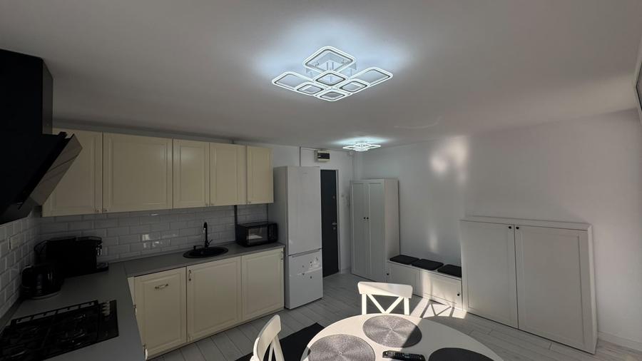 Apartament cu 2 camere decomandat, mobilat în Vitan Mall