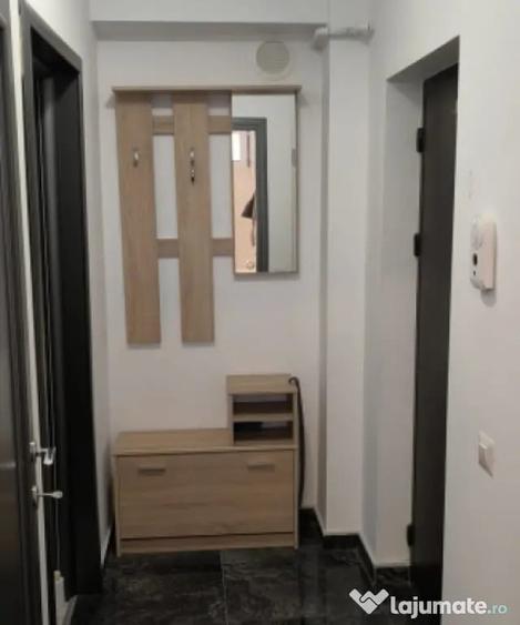 Apartament cu 3 camere decomandat în Florești