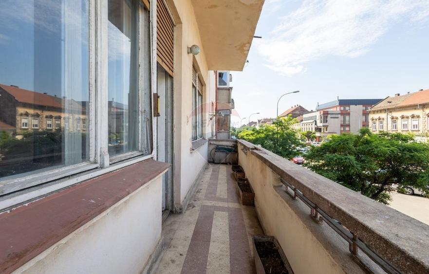 Apartament cu 4 camere semidecomandat în Iosefin