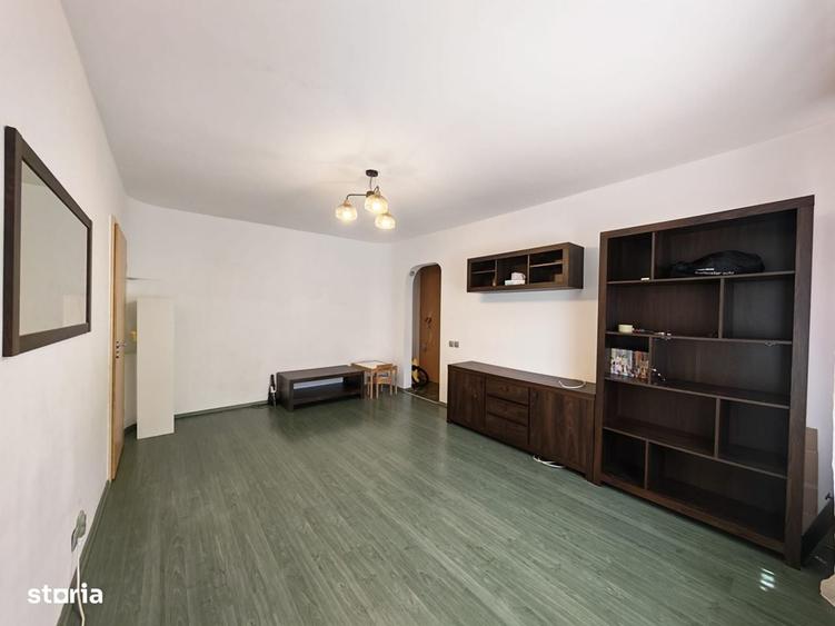Apartament cu 3 camere semidecomandat în Drumul Taberei