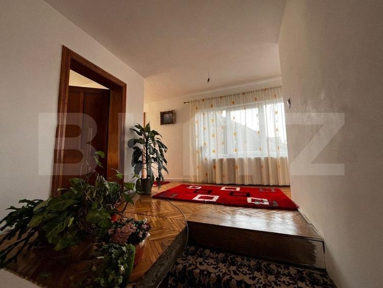 Casă individuală cu 5 camere cu Canalizare în Livezile