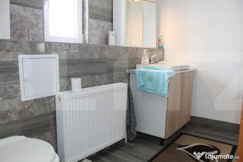 Casă cu 7 camere cu Teren 1580 Mp în Central