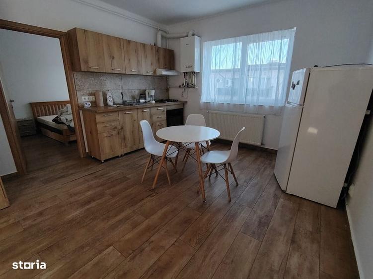Apartament cu 3 camere semidecomandat în Florești