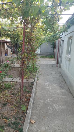Casă cu 4 camere cu Teren 650 Mp în Tuzla