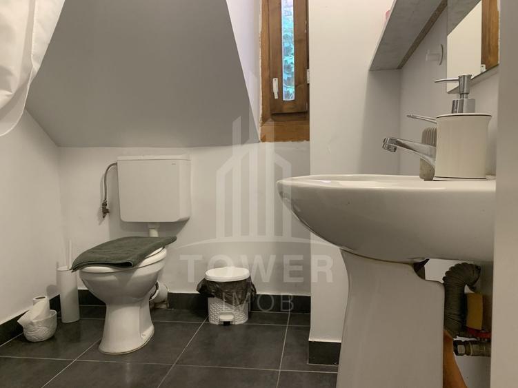 Casă individuală cu 7 camere cu Canalizare în Central