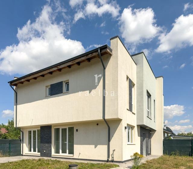 Casă individuală cu 3 camere cu Canalizare în Corbeanca