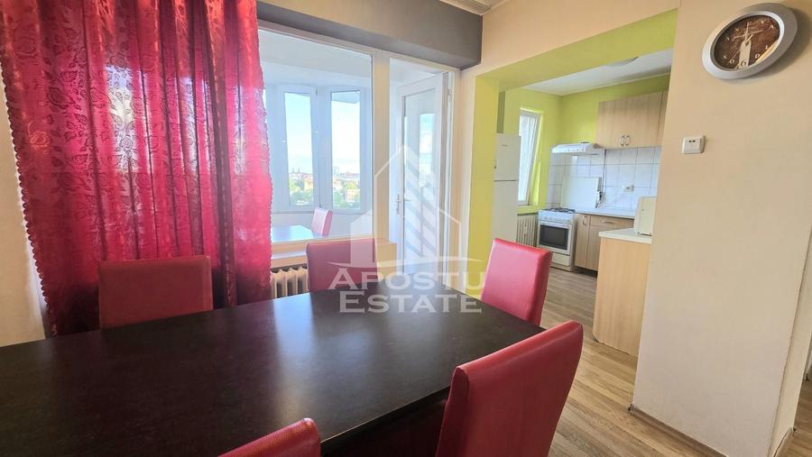 Apartament cu 4 camere semidecomandat în Circumvalațiunii