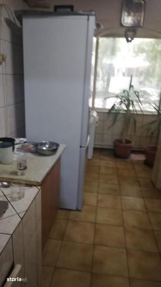 Apartament cu 4 camere decomandat în Crângași