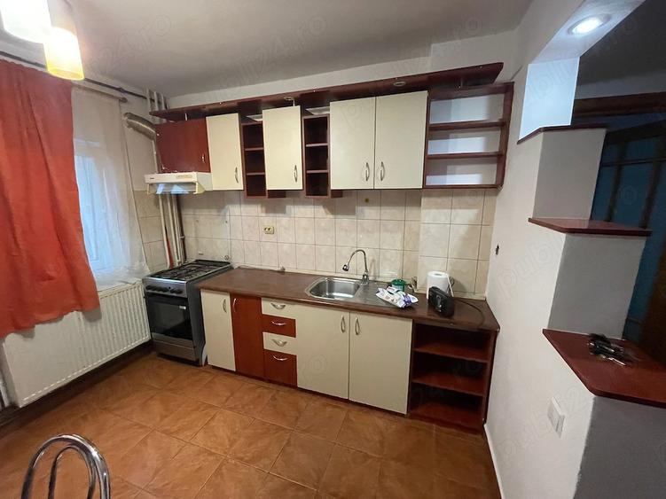 Apartament cu 2 camere semidecomandat în Dâmbovița