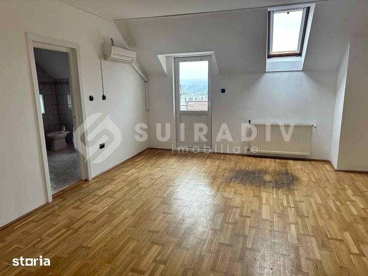 Casă cu 10 camere cu Teren 700 Mp în Central