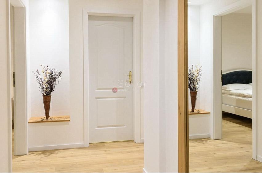 Apartament cu 3 camere decomandat, mobilat în Poiana Brașov