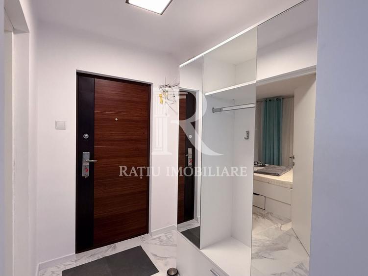 Apartament cu 3 camere decomandat, mobilat în Nufărul