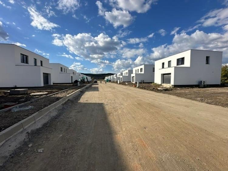 Casă individuală cu 4 camere cu Teren 442 Mp în Unirii