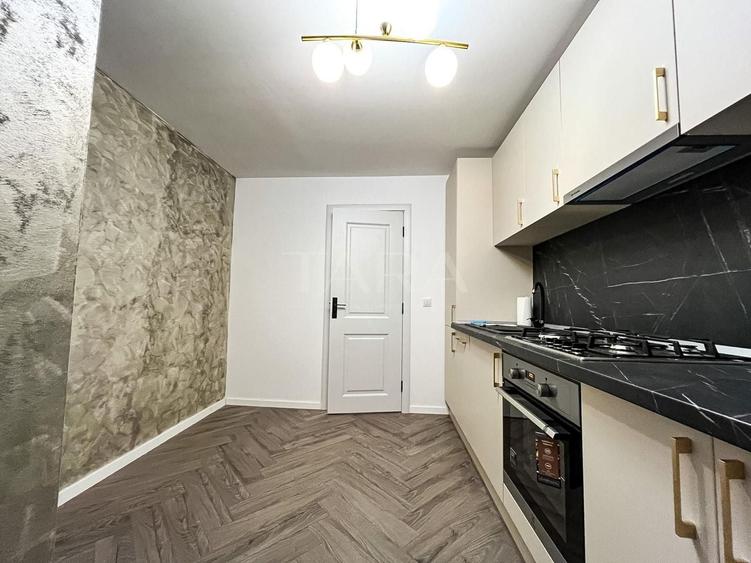 Apartament cu 3 camere decomandat, mobilat în Zorilor