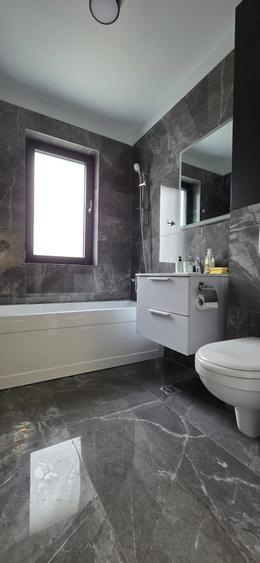 Apartament cu 2 camere decomandat în Titan