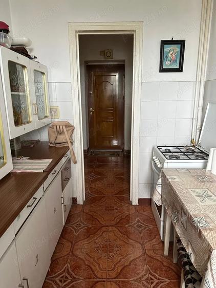 Vand apartament 3 camere decomandat Onesti - 3