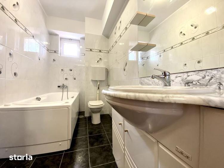Casă cu 4 camere cu Teren 350 Mp în Central