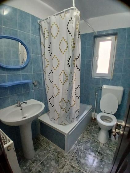 Garsonieră decomandată în Titan