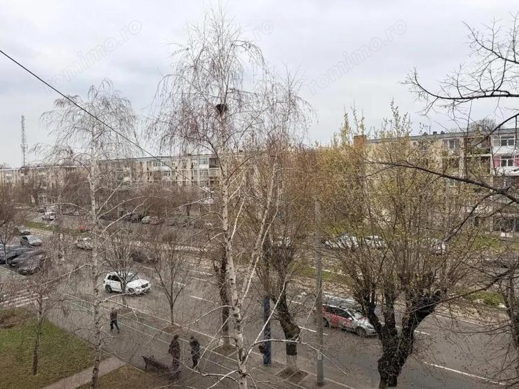 Apartament cu 2 camere decomandat, mobilat în Calea București