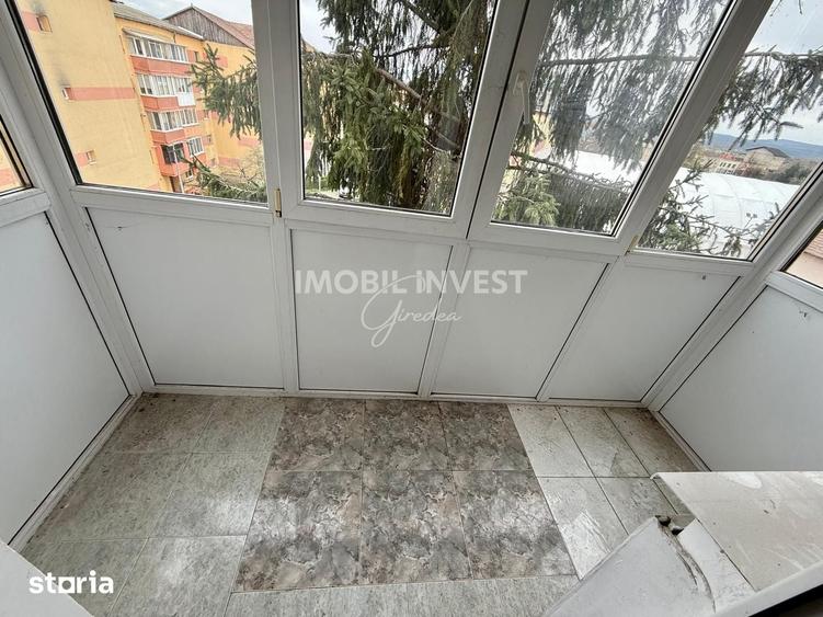 Apartament cu 3 camere în Cetate