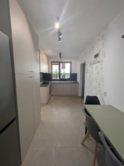 Apartament cu 2 camere decomandat, mobilat în Zorilor