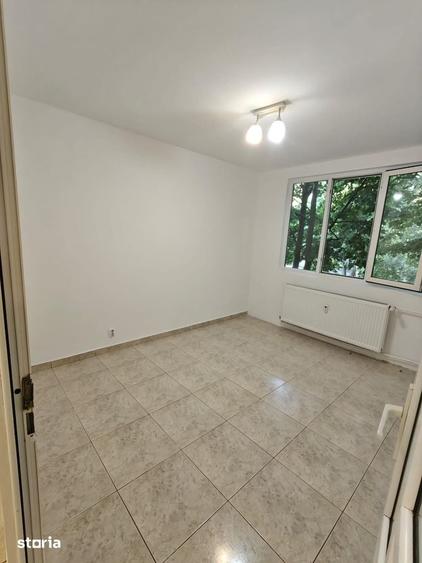 2 camere, metrou Valea Ialomi?ei , etj1/4 - 13