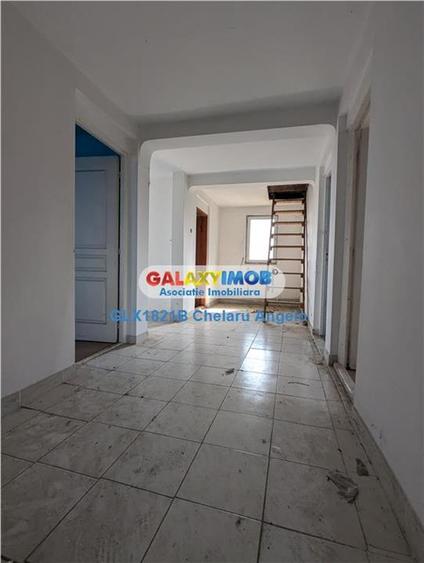 Casă cu 5 camere cu Teren 1000 Mp în 1 Decembrie