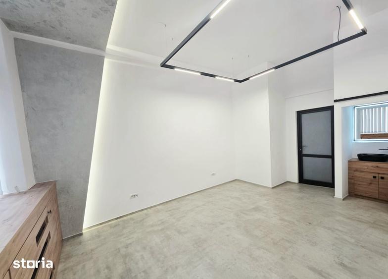Spațiu comercial, de 23 mp, în Baza 3