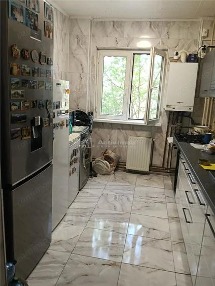 Apartament cu 3 camere decomandat în Rahova