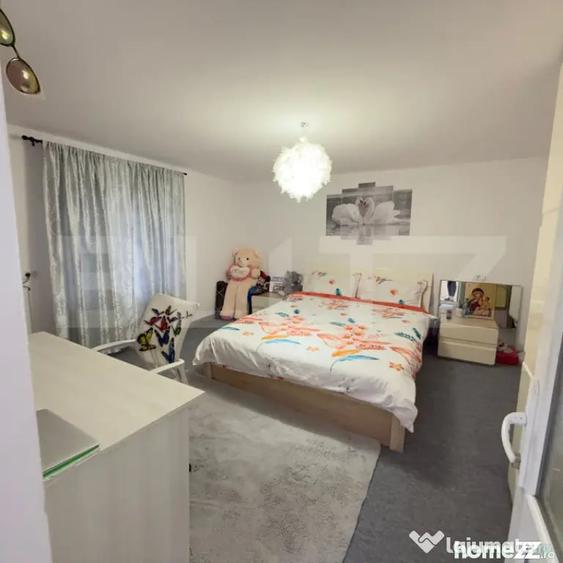 Casă cu 9 camere cu Teren 1860 Mp în Central