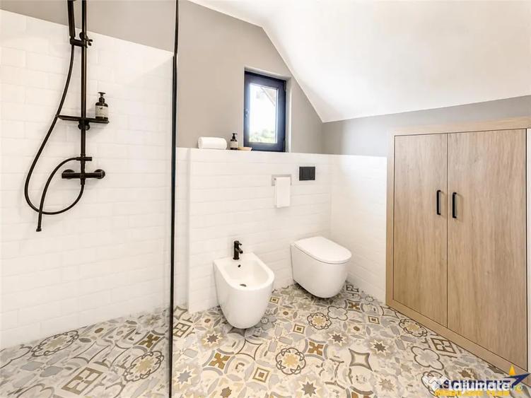 Casă cu 5 camere cu Teren 1532 Mp în Șinca