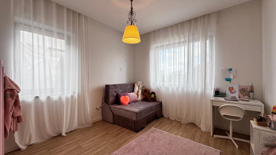 Duplex cu 7 camere cu Canalizare în Blumăna