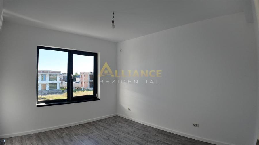 Casă individuală cu 4 camere cu Teren 422 Mp în Berceni