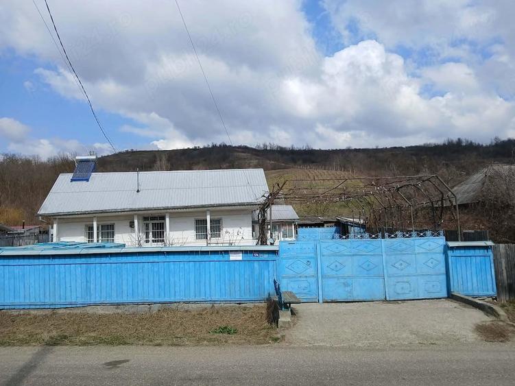 Casă cu Teren 1200 Mp în Central