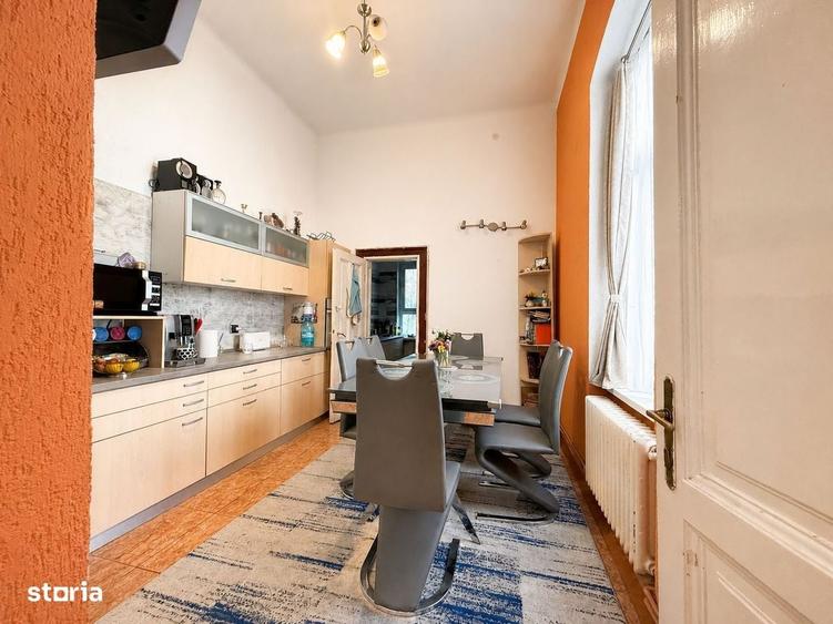 Apartament cu 4 camere în Central