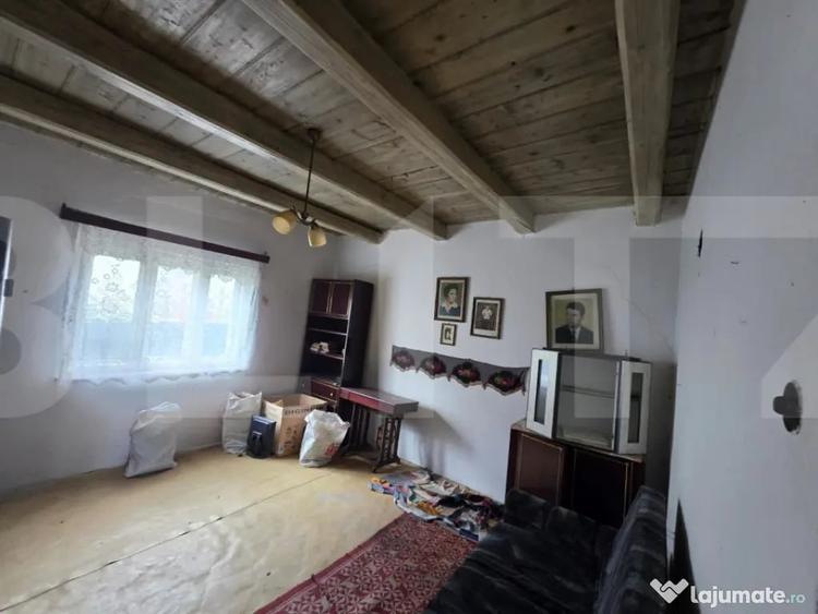 Casă cu 2 camere cu Teren 364 Mp în Angheluș