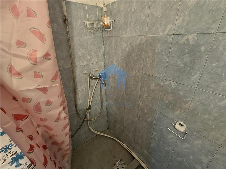 Garsonieră decomandată în Gruia