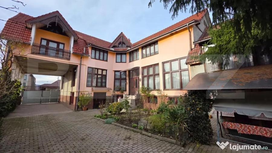 Casă cu 5 camere cu Teren 1900 Mp în Central