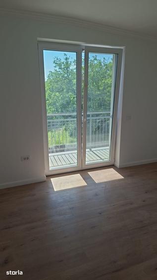 Apartament cu 3 camere decomandat în Ipotești