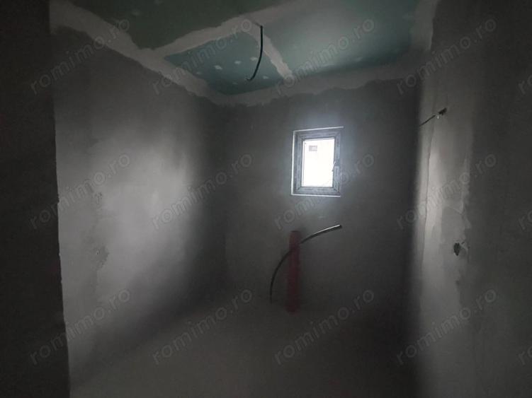 Casă cu 4 camere cu Teren 500 Mp în Nazna