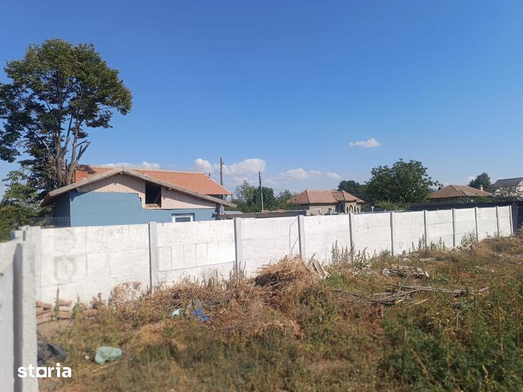 Casă cu 3 camere cu Teren 1700 Mp în Giurgița