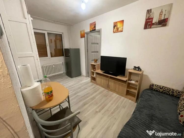 Apartament cu 2 camere semidecomandat, mobilat în Valea Rosie