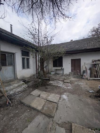 Casă cu 4 camere în Budiului