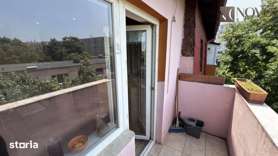 Apartament cu 3 camere semidecomandat în Ozana