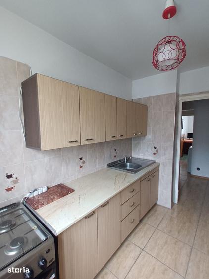 Apartament cu 3 camere decomandat, mobilat în Giurgiului