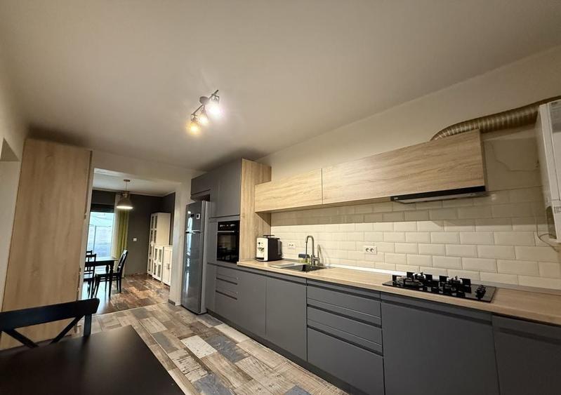 Duplex cu 4 camere cu Canalizare în Popas Păcurari