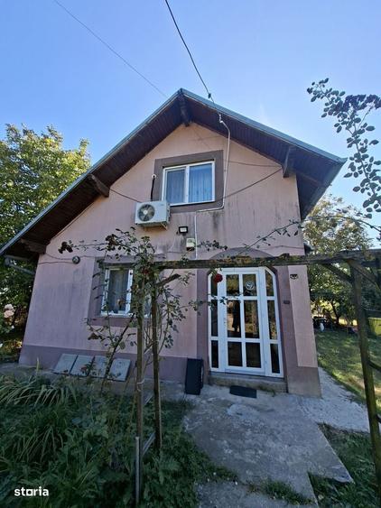 Casă cu 4 camere cu Teren 2600 Mp în Central
