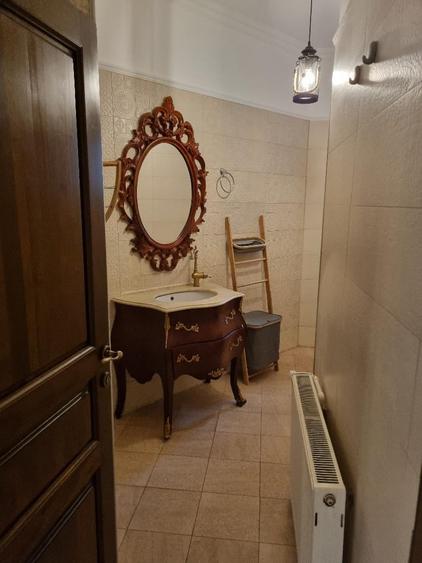 Apartament cu 2 camere semidecomandat, mobilat în P-ța Ovidiu