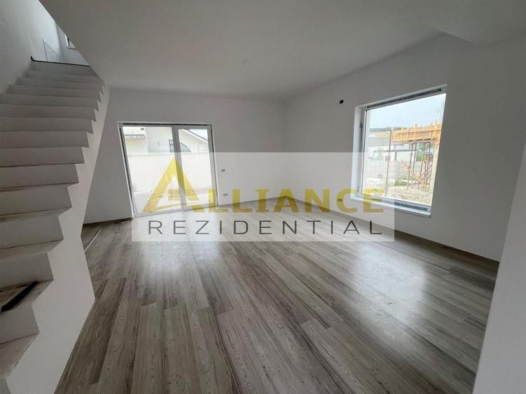 Casă individuală cu 4 camere cu Canalizare în Berceni
