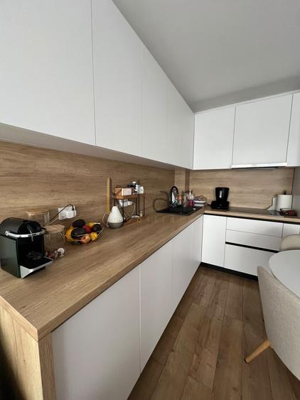 Apartament cu 2 camere semidecomandat, mobilat în Florești